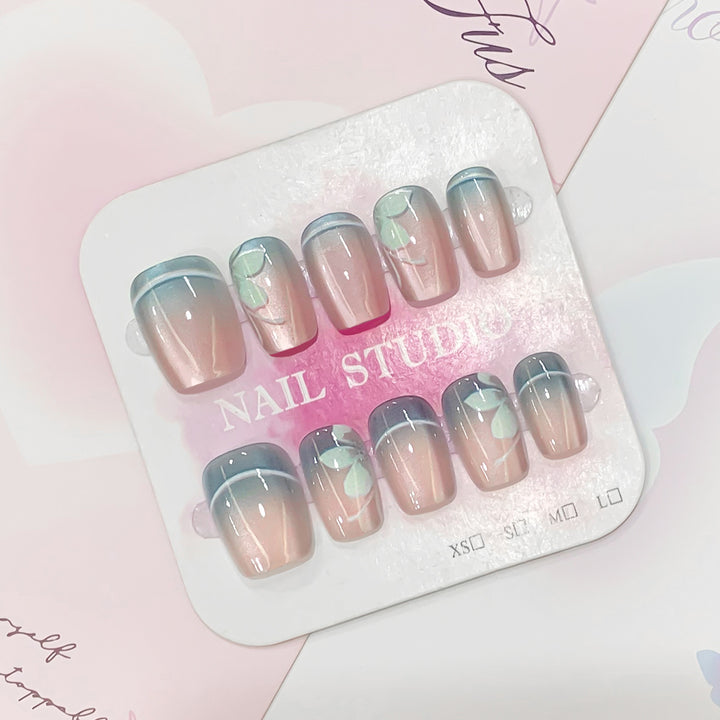Artificial nails with elegant flower design Stornfield