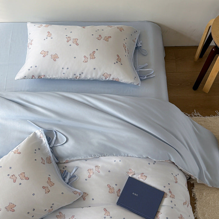 Bedding set made of cotton satin with textured brush print and reversible function