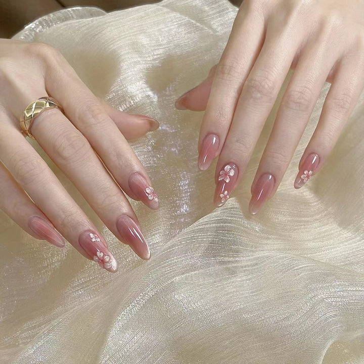 Artificial nail art with floral design Stornfield