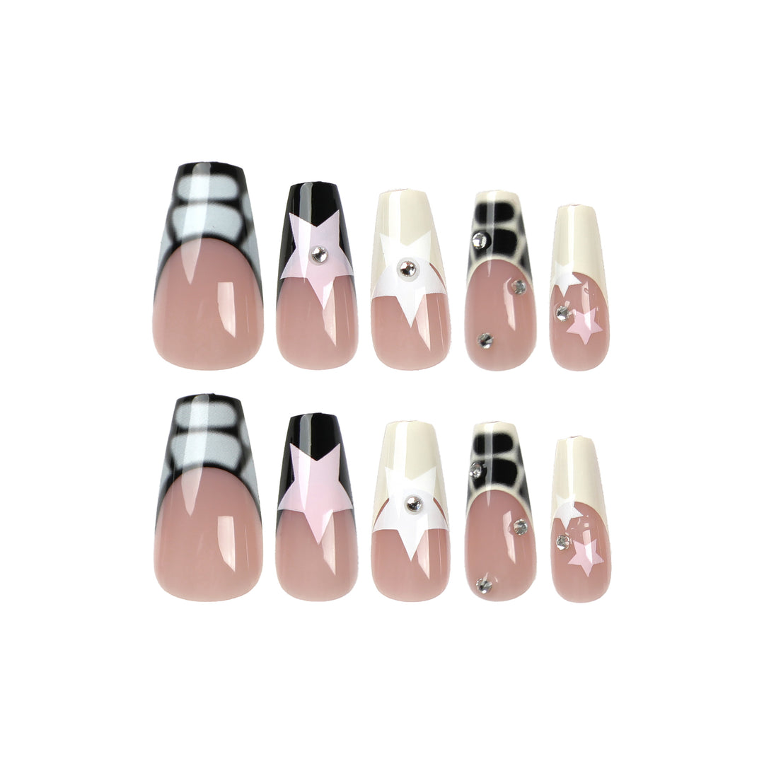 Creative Nail Art in Elegant Design Stornfield