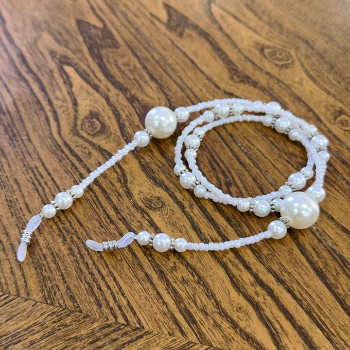 Chic Beaded Eyewear Holder Stornfield