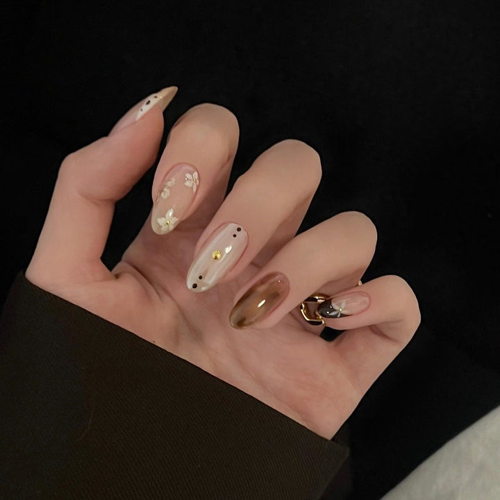 Artificial Nails in Elegant Pastel Look with Floral Accents Stornfield