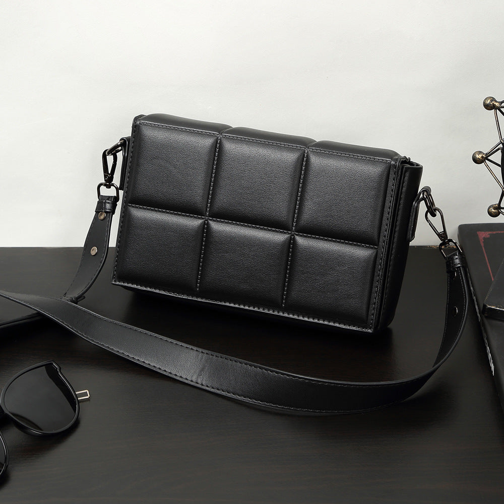 Practical Shoulder Bag in Modern Design Stornfield