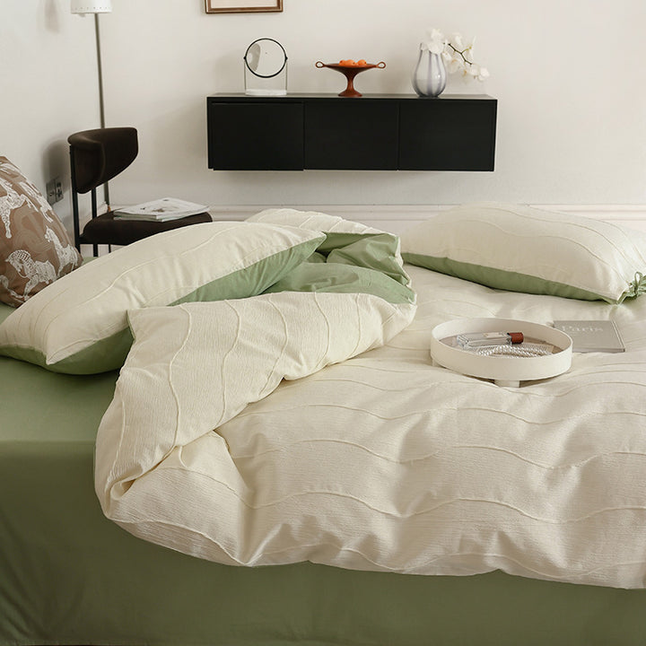Wave-structured bedding set made from fine cotton blend with texture effect