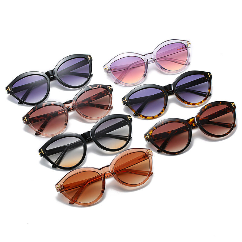 Elegant Oversized Cat-Eye Sunglasses Stornfield