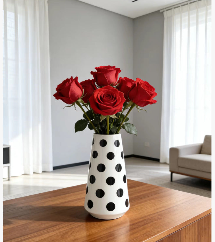 Chic Checkerboard Pattern Ceramic Vase Stornfeild