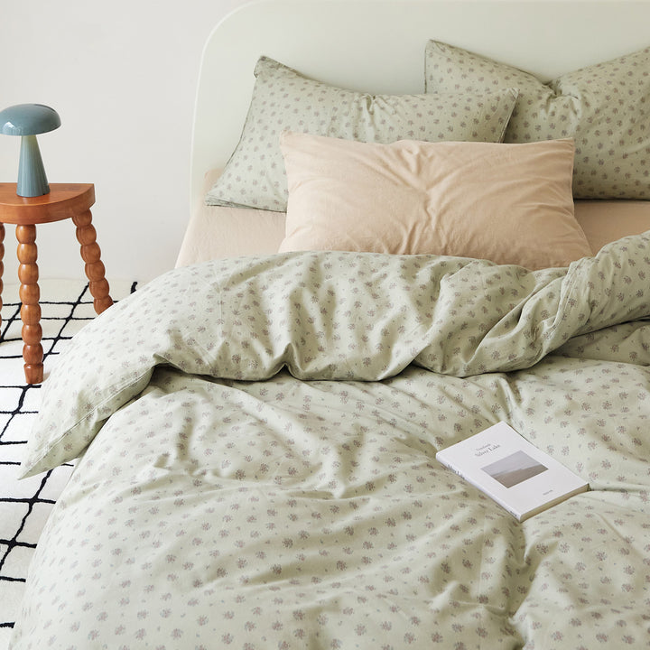 Bedding set made of cotton satin with large polka dot pattern