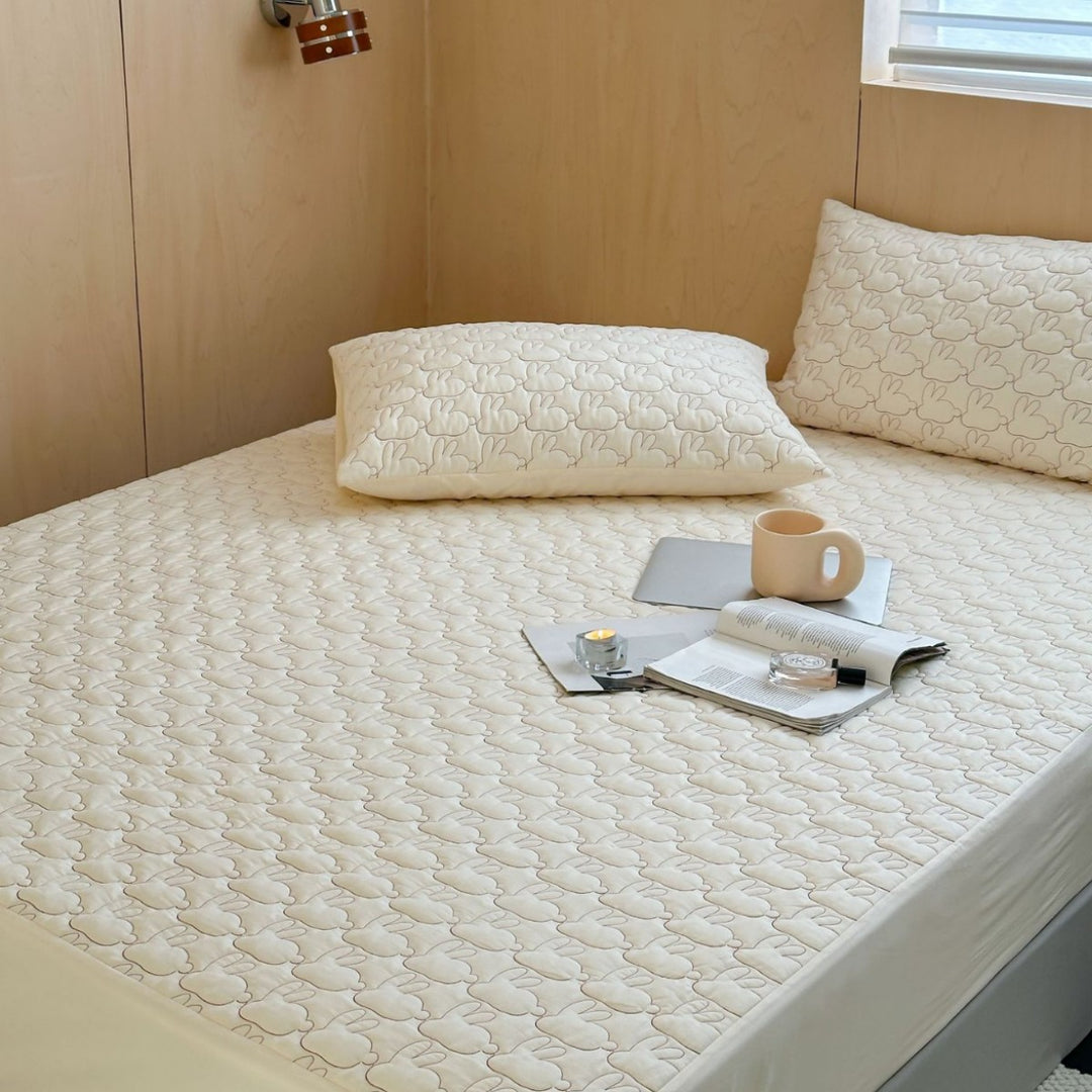 Quilted Hypoallergenic Fitted Mattress Pad Protector with Elastic Skirt