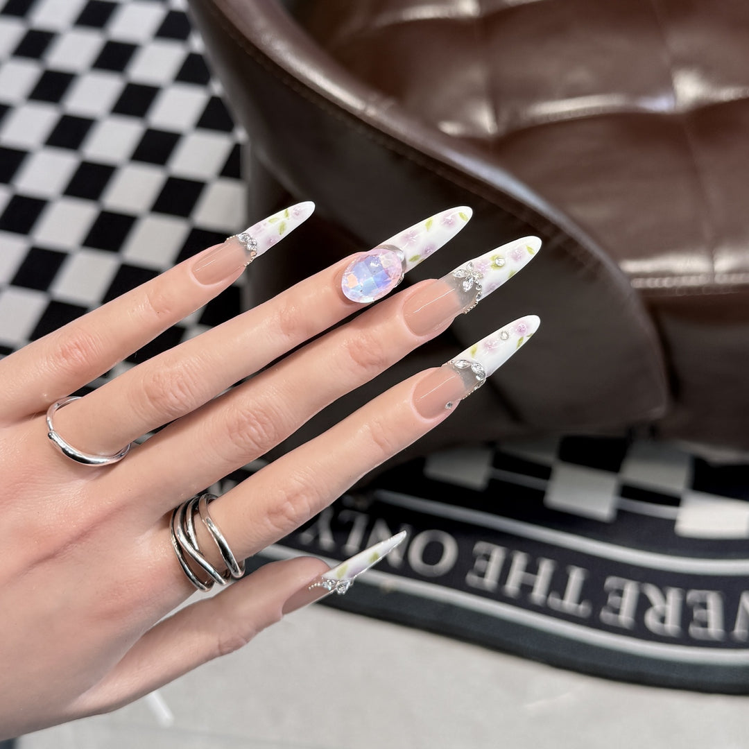 Decorative Floral Stiletto Press-On Nail Set Stornfield