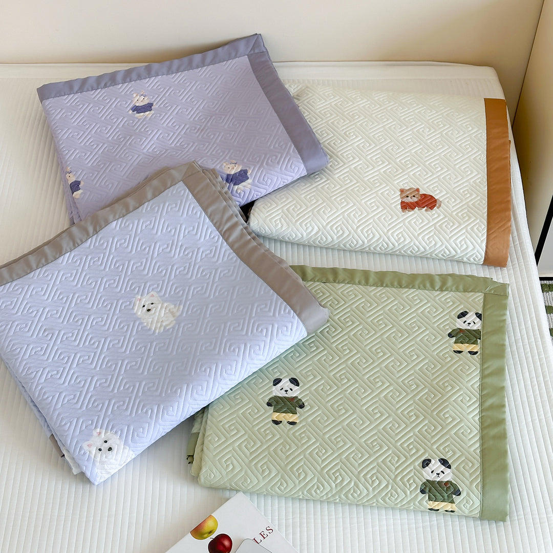 Quilted Cotton Bedspread and Pillowcase Set with Cute Cat Motif