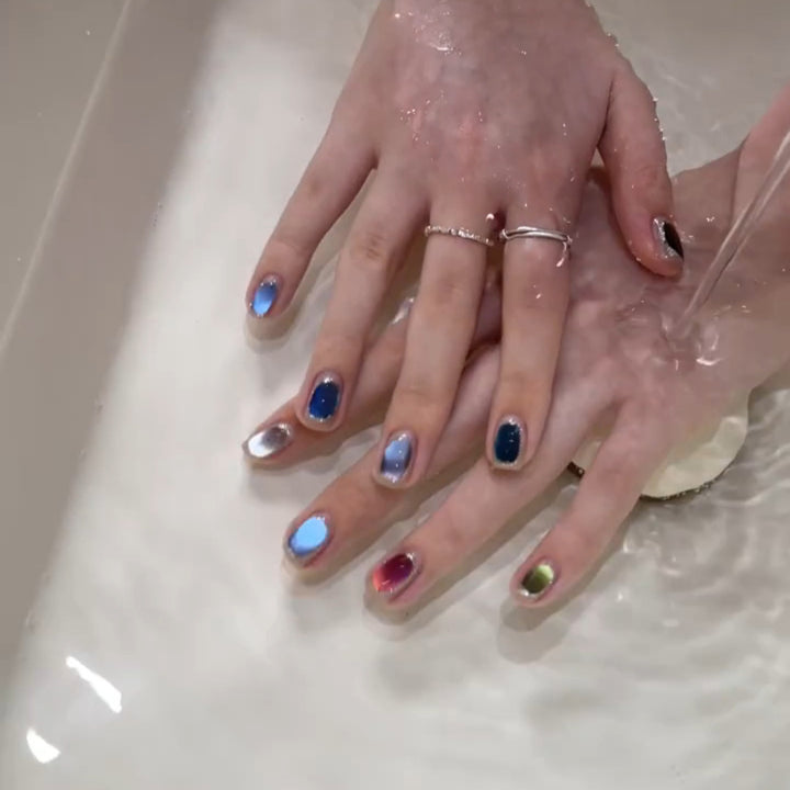 Artificial nails with holographic effect Stornfield