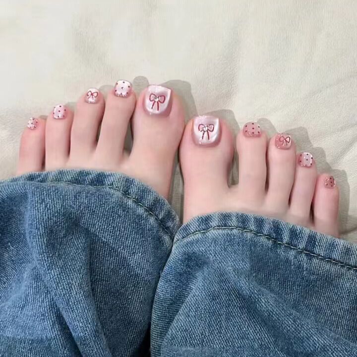 Decorative Press-On Toe Nail Art Stornfield