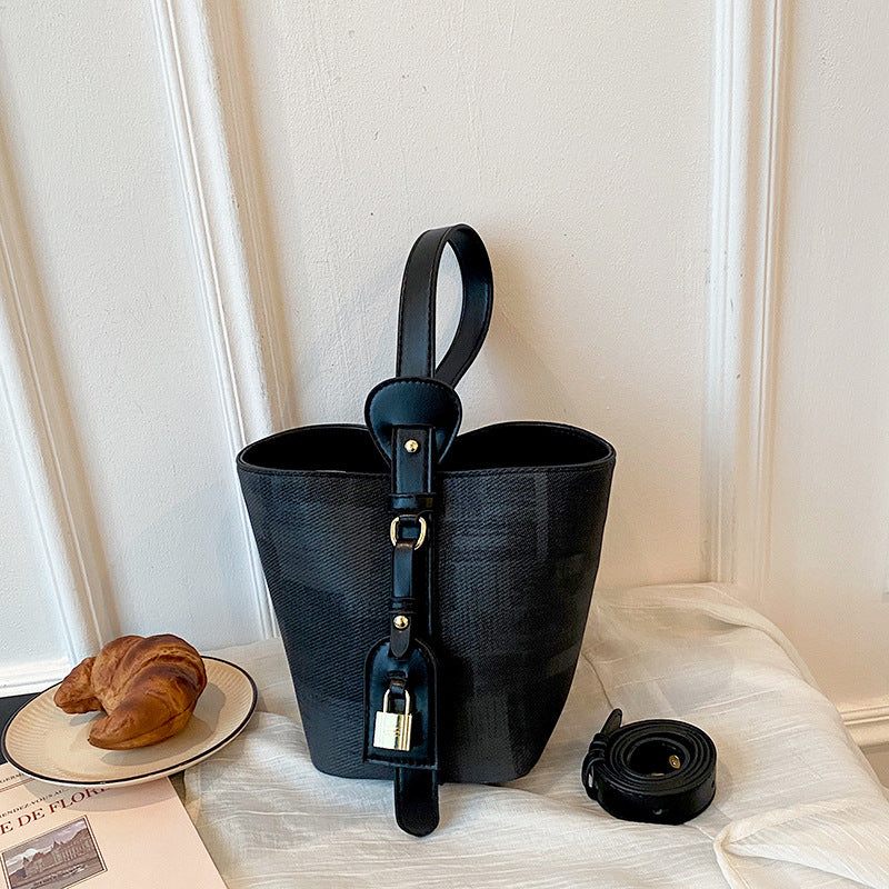 Elegant Structured Bucket Bag