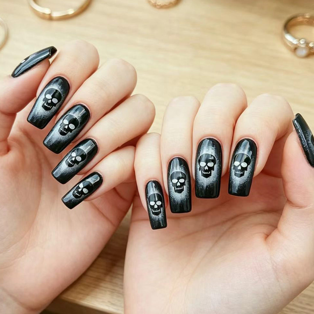 Artifical nails with creative skull design Stornfield