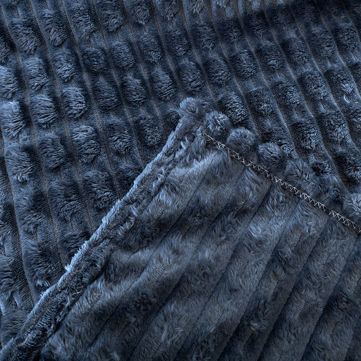 Women's extra warm and luxurious cuddly blanket with textured design Stornfield