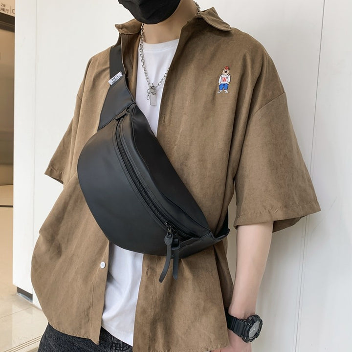Belt bag with adjustable carrying strap and practical compartments Stornfield