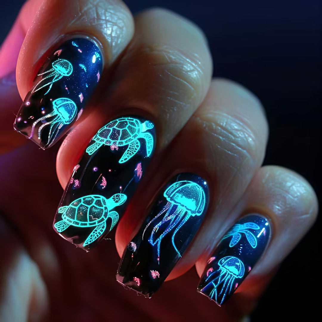 Artificial nails with luminous underwater motif Stornfield
