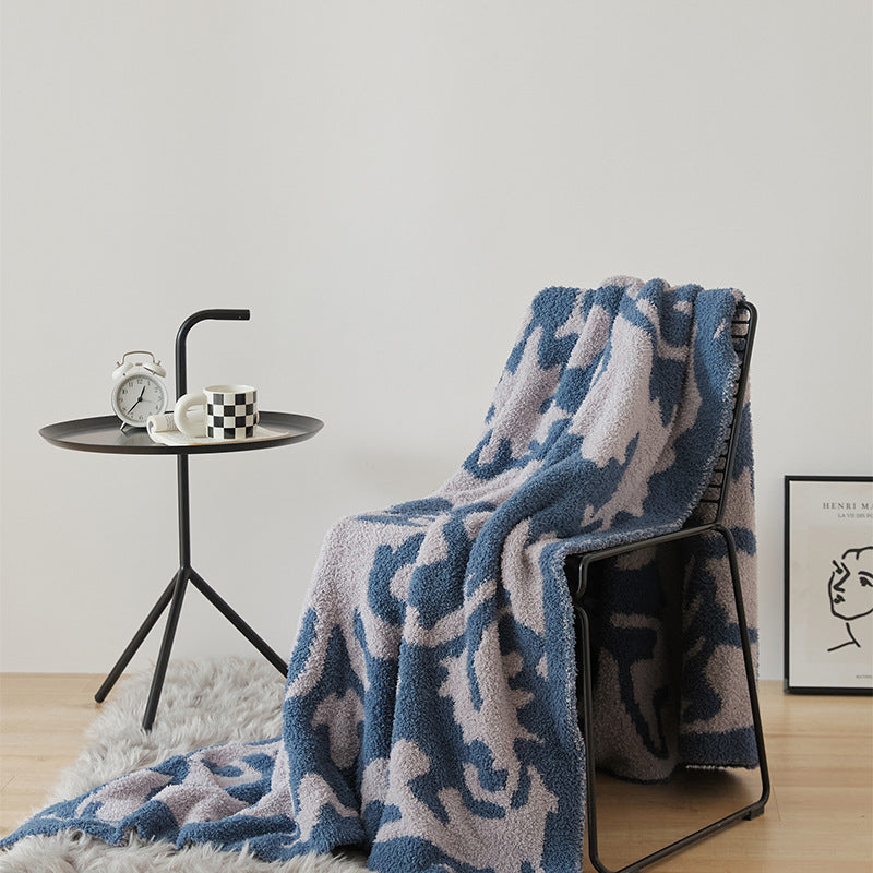Plush Reversible Sherpa Fleece Throw Blanket with Oversized Damask Pattern