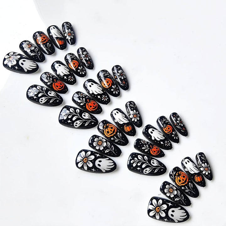 Artificial nails in Halloween design Stornfield