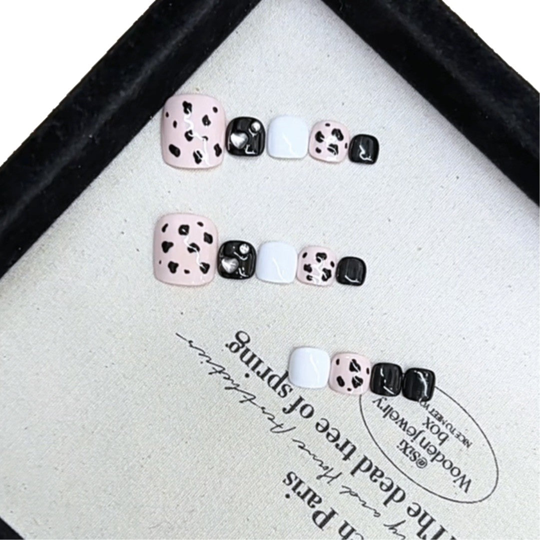 Artistic Animal Print Press-On Nail Set Stornfield