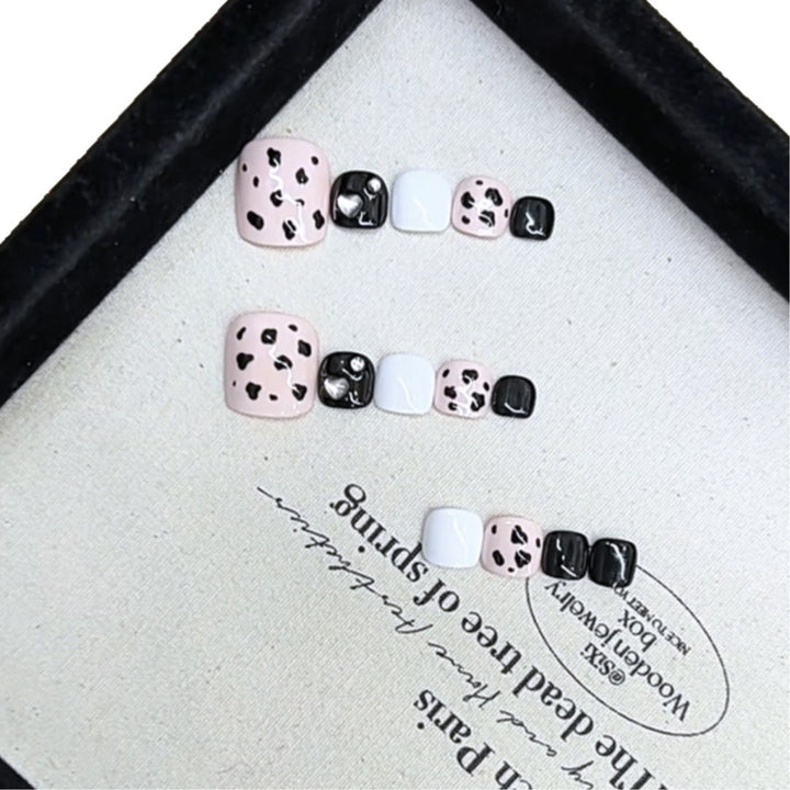 Artistic Animal Print Press-On Nail Set Stornfield