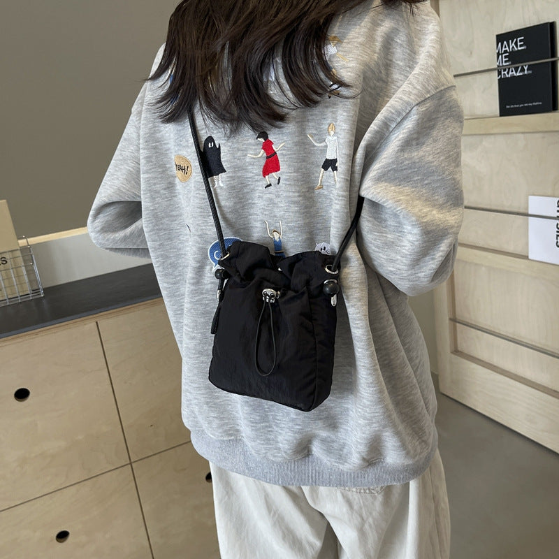 Practical shoulder bag with adjustable carrying system Stornfield