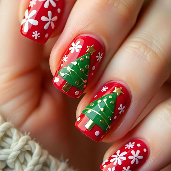 Artificial nails with festive Christmas tree design Stornfield