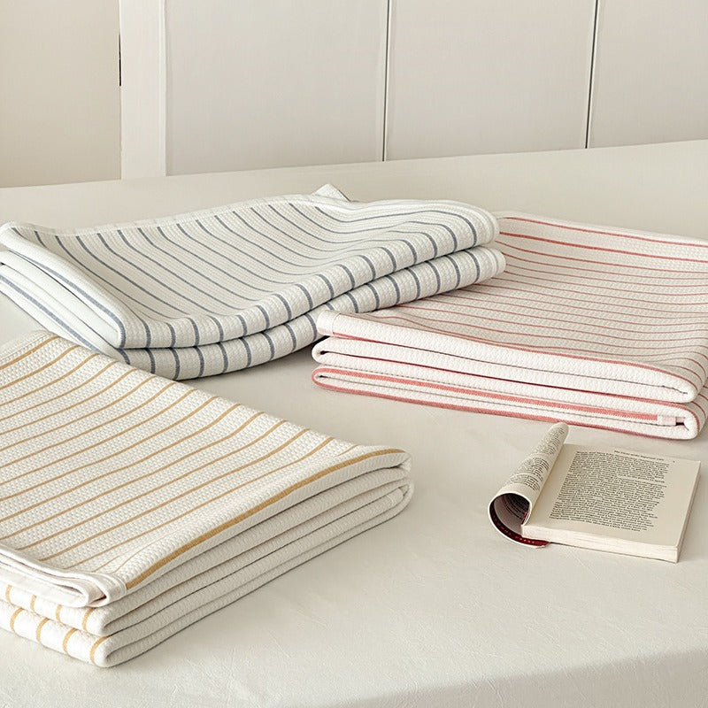 Reversible jacquard-knit blanket with fine stripes & matching pillowcase set