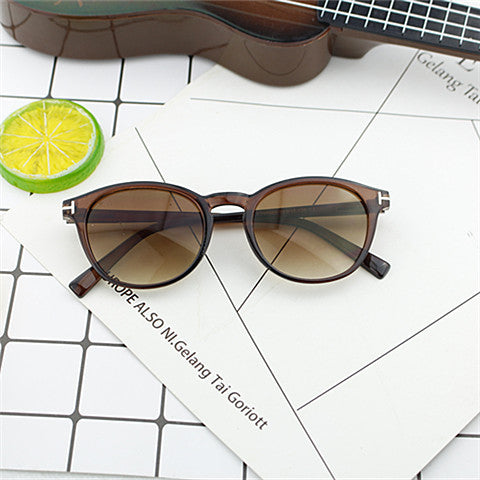 Women's fashionable round sunglasses with elegant plastic frame Stornfield