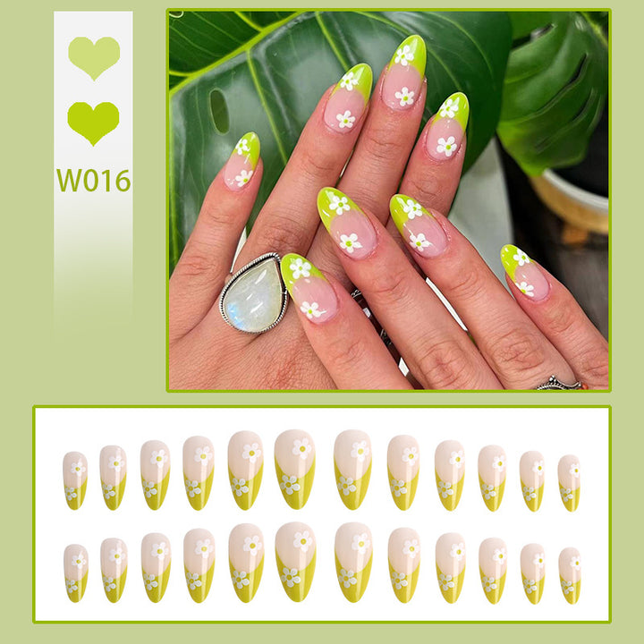 Artistic nails with flower design Stornfield