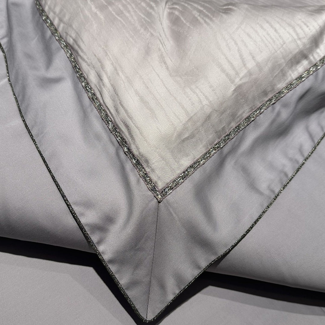 luxurious cotton satin bedding set with embroidered edge