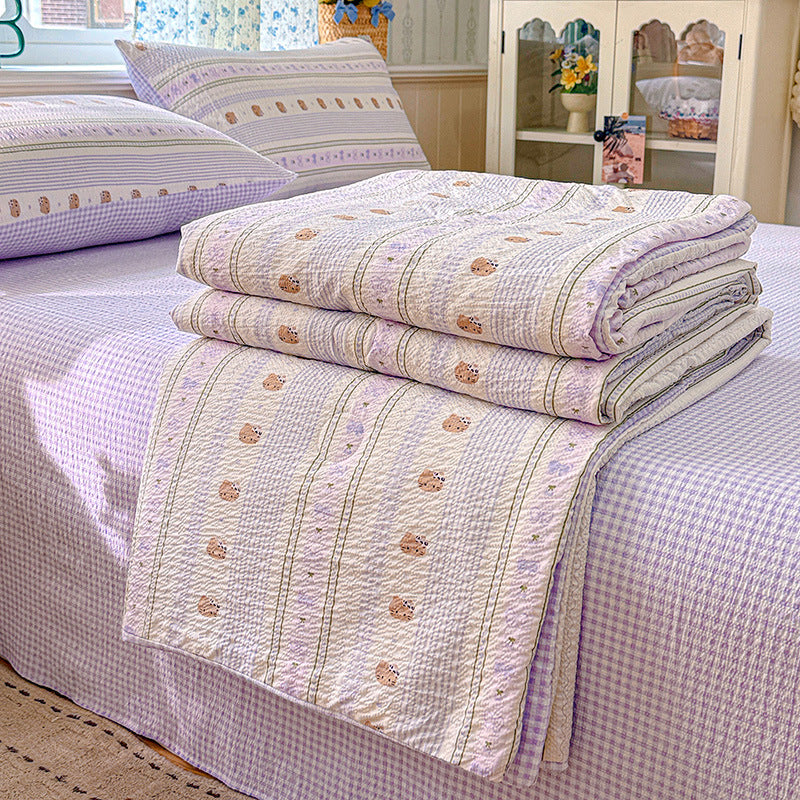 Charming Vintage Style Quilt Set