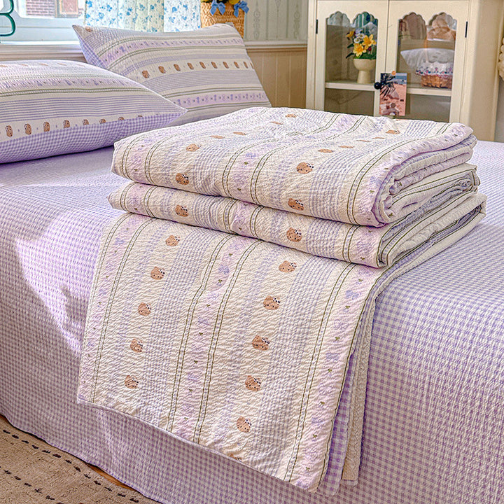 Charming Vintage Style Quilt Set