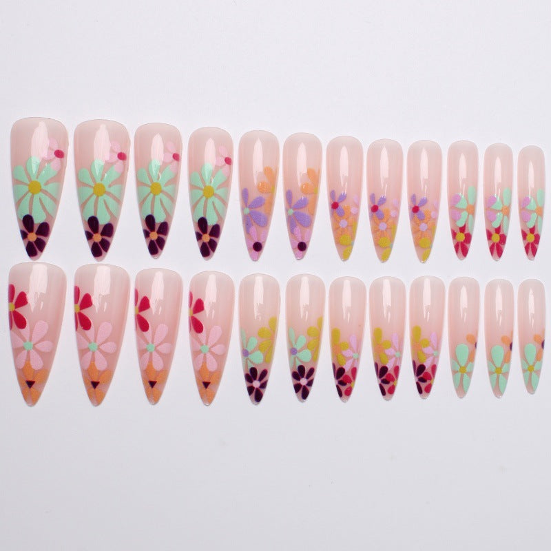 Nail art with floral patterns Stornfield