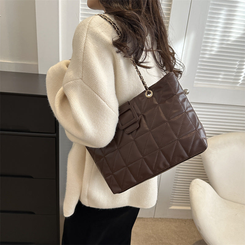 Elegant Quilted Handbag
