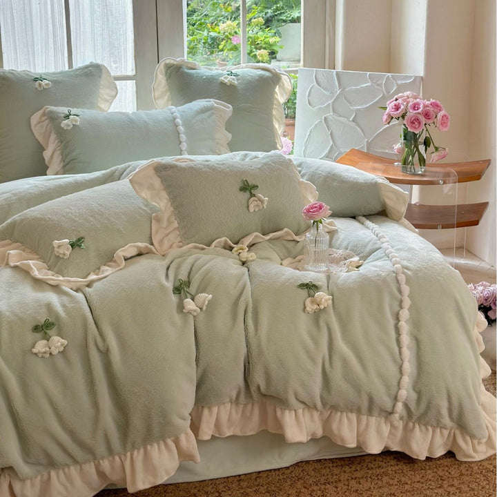 Bedding set made of linen-cotton blend with ruffles and 3D rose appliqué