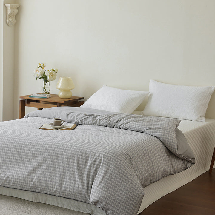 Bedding set made of high-quality cotton satin with duvet cover and pillowcases