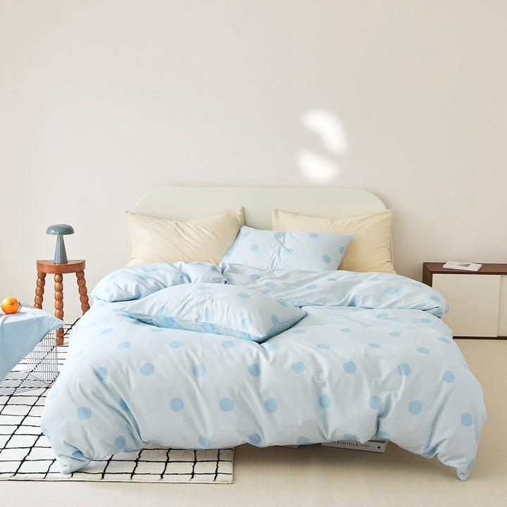 Bedding set made of cotton satin with large polka dot pattern