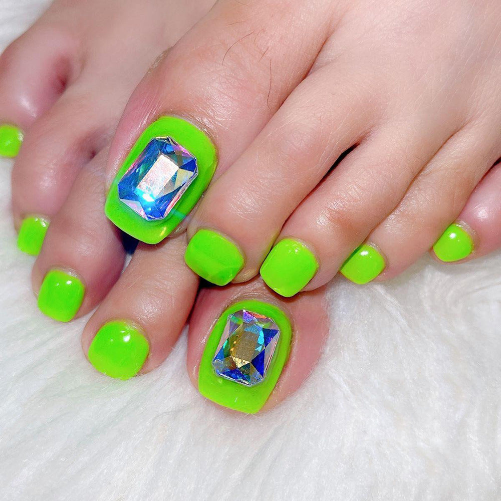 Elegant toenail art Stornfield