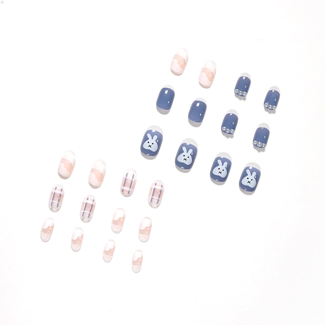 Artful Nail Art with Animal Motif Stornfield