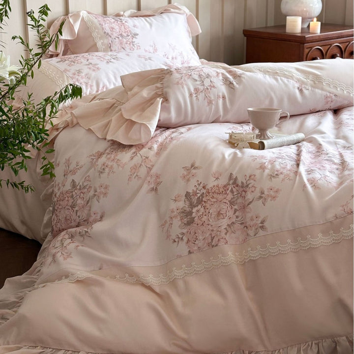 Romantic cotton satin bedding set with ruffled hem and floral vintage print