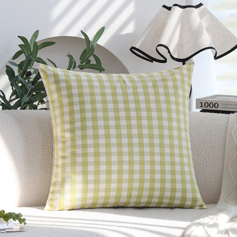 Decorative pillow with stripe pattern