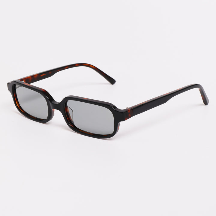 Women's sunglasses in a modern, angular design with advanced UV protection lenses Stornfield