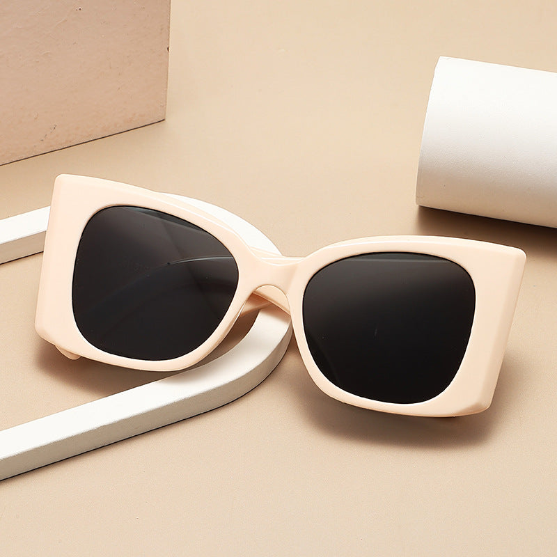 Women's fashionable oversized sunglasses with glamorous design Stornfield