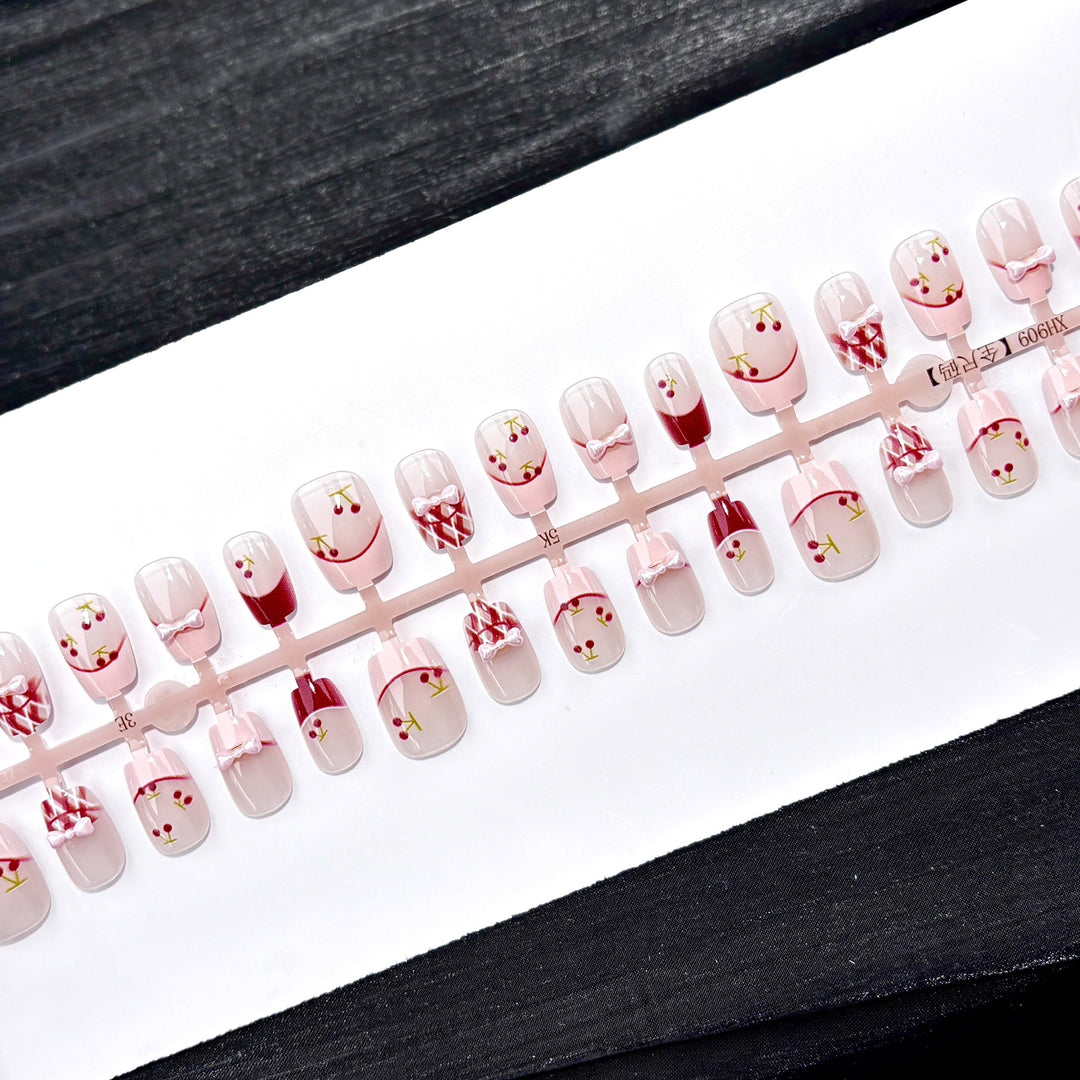 Elegant Polka Dot and Lace Press-On Nail Set