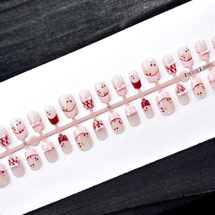 Elegant Polka Dot and Lace Press-On Nail Set