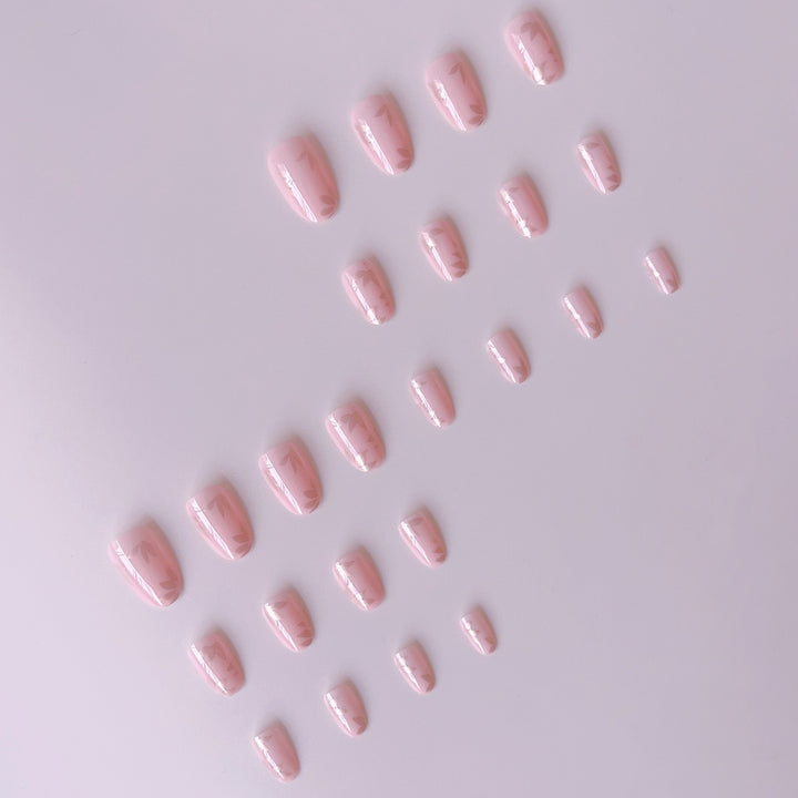 Artificial nail set with elegant leaf design Stornfield
