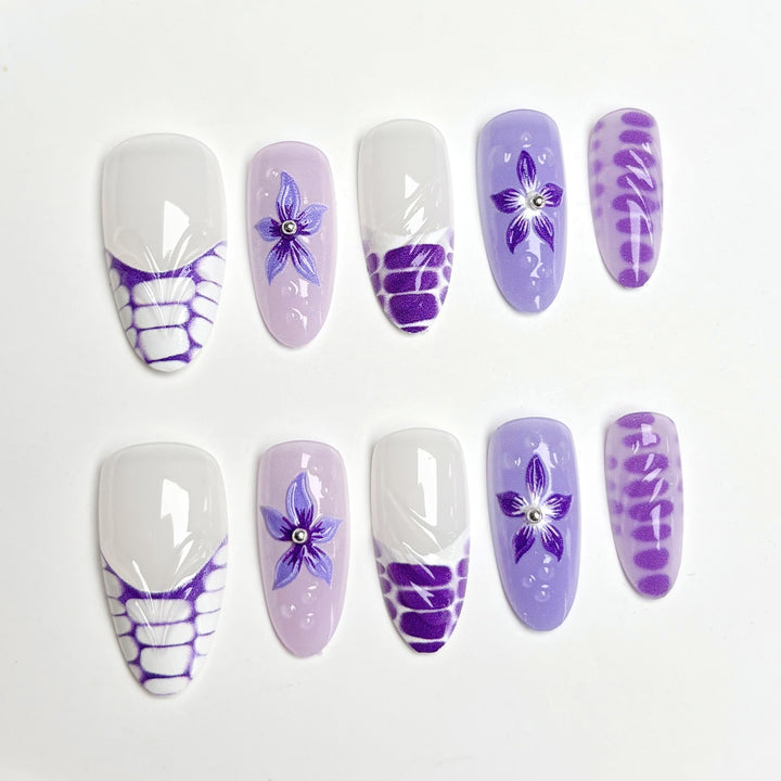 Artistic Floral-Designed Press-On Nail Set 1790745711