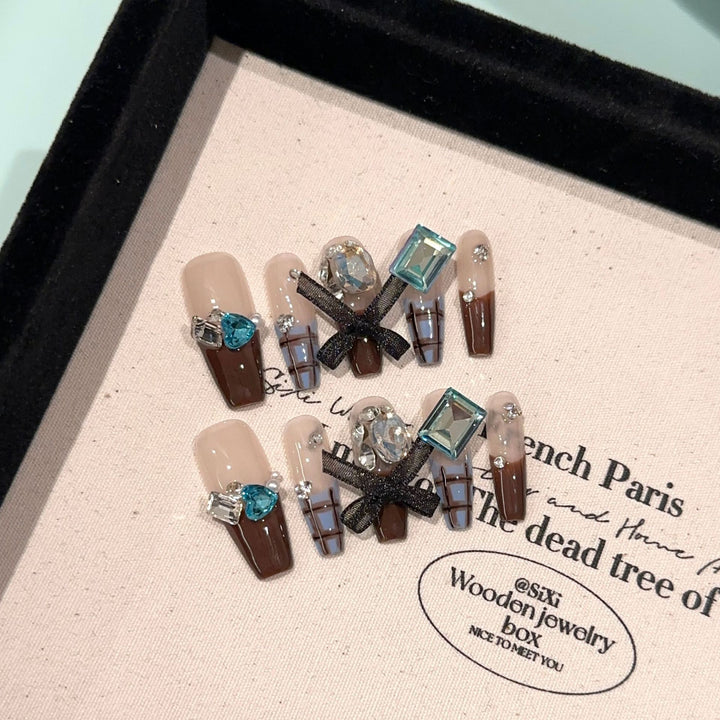 Artistic Decorative Press-On Nail Set