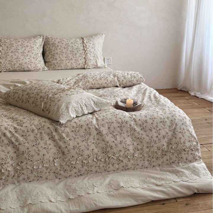 Ruffled Floral Linen-Cotton Duvet Cover Set with Lace Trim